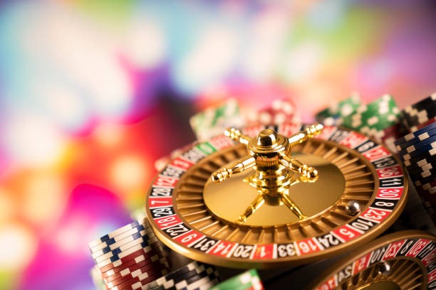 sorjp88 Weekly Cashback live casino tables on mobile phone displaying cashback accumulation